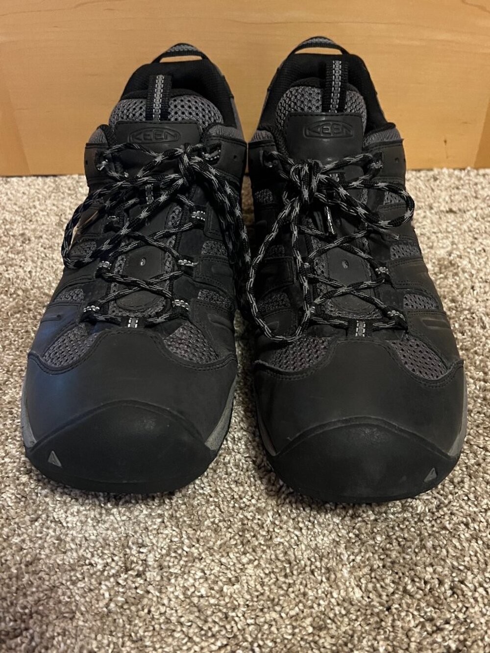 Keen Men's Black Hiking Boots: Size 13